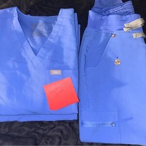 Ceil blue figs  2 XXS catarina one pocket tops with one  XXSP Zamora jogger